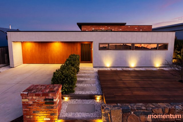 16 McClung Drive, NSW 2582