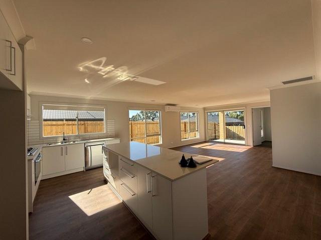 4 Smokebox Court, VIC 3820