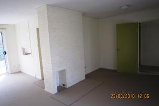 Lounge Room (2012-04-21)