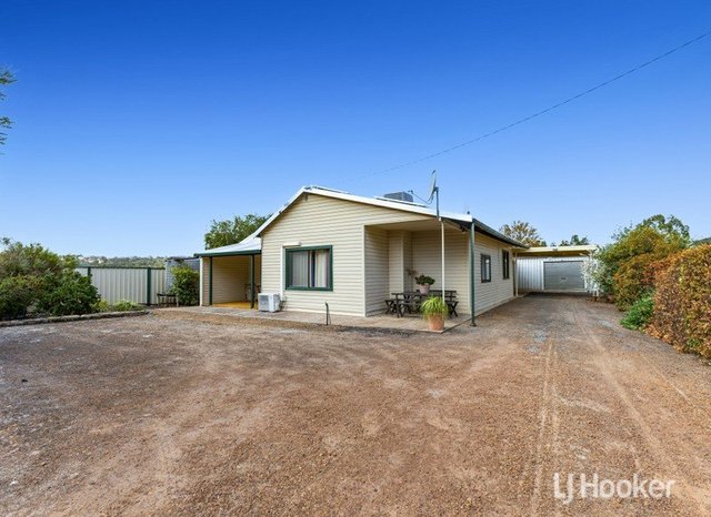 81 Dixon Avenue, WA 6221