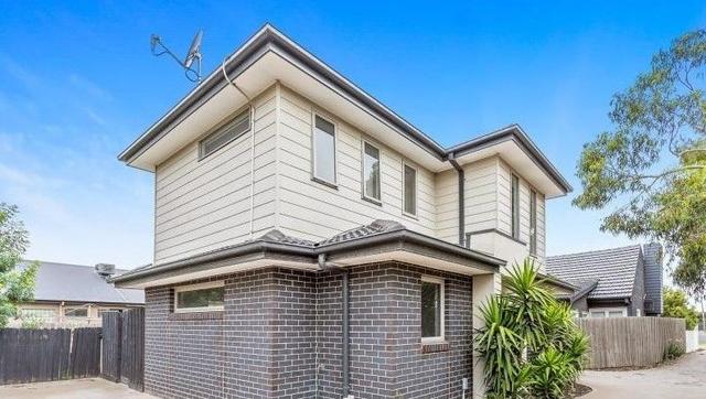 2/18 Viola Avenue, VIC 3012