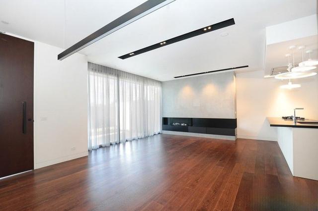 2/11 Mowbray Street, VIC 3123