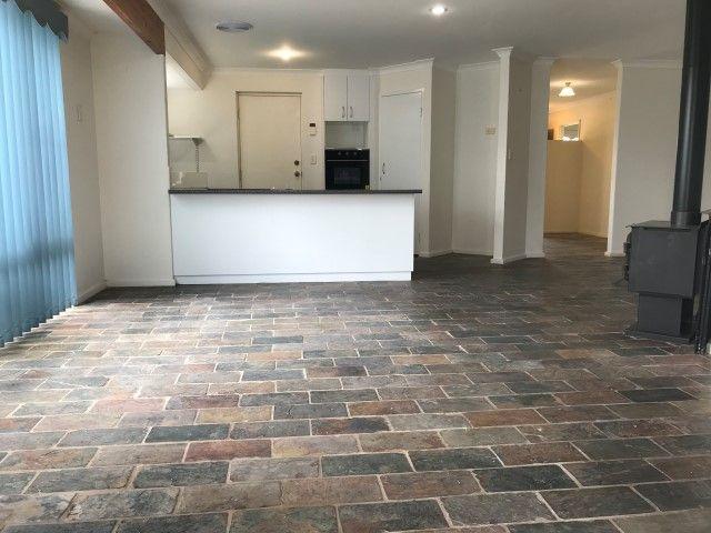 7 Avebury Court, WA 6109