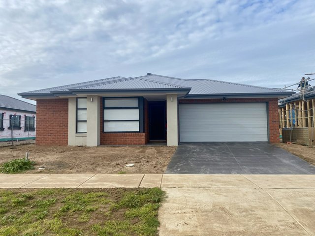 28 Beech Street Yallarah Estate, VIC 3564