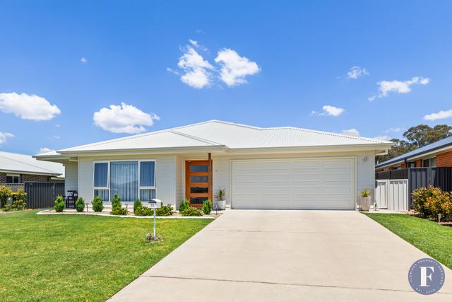 10 Oliver Selwyn Drive, NSW 2590