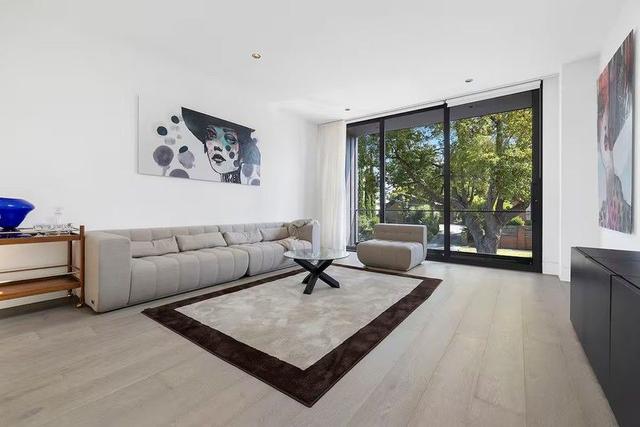 10 Alexander Street, VIC 3187