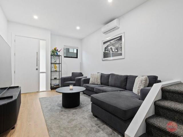 52 Village Parkway, SA 5042
