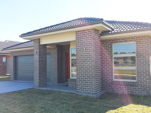 152 Lakeside Parade, NSW 2747