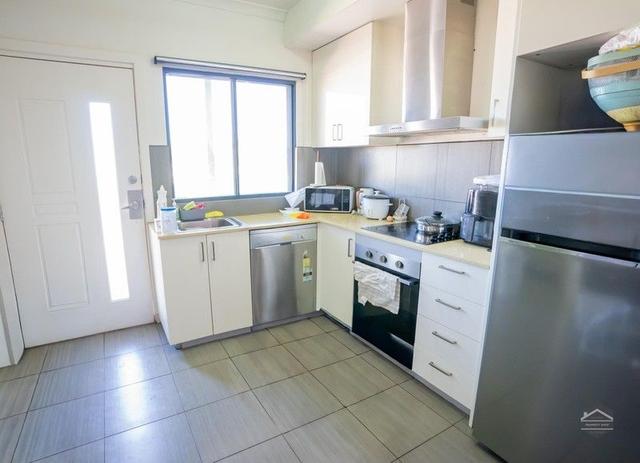 9/8 Beacon Close, WA 6722