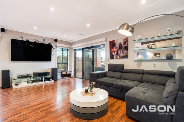 12 Melville  Road, VIC 3064