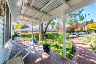 Front verandah/garden