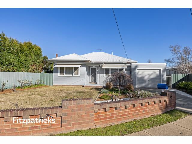 42 Gormly Avenue, NSW 2650