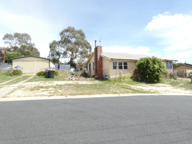 4 Attunga Place, NSW 2630