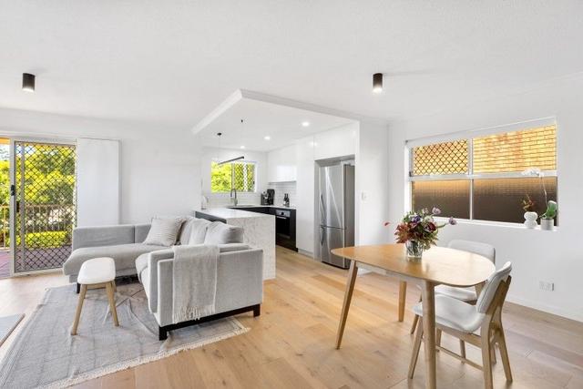 2/10 Bass Street, QLD 4064
