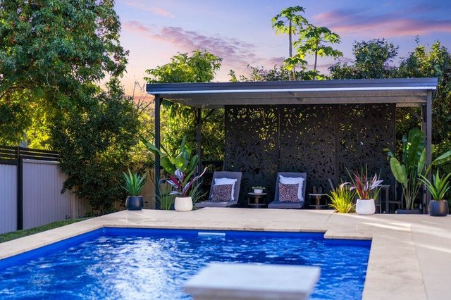 2 Mooloolah Court, QLD 4118
