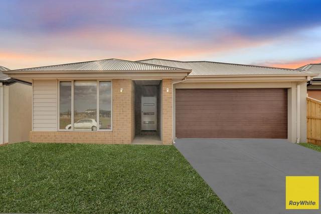 33 Clipstone Crescent, VIC 3336