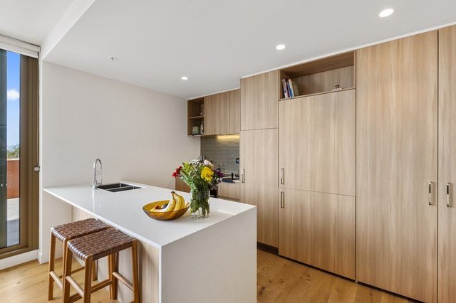 410/20 Wardens Walk, VIC 3058