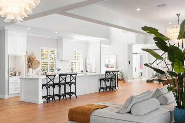2265 Banksia Lakes Drive, QLD 4212