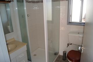 Bathroom (2013-04-11)