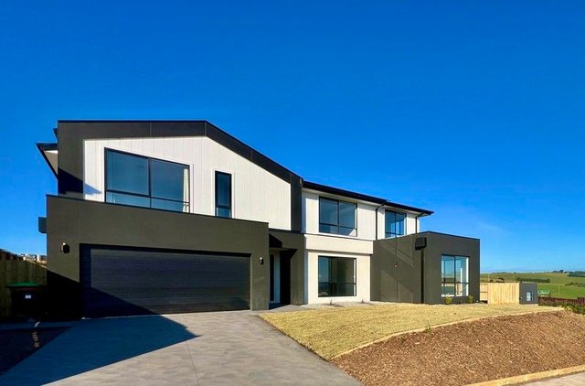 9 Strathlachlan Drive, VIC 3216