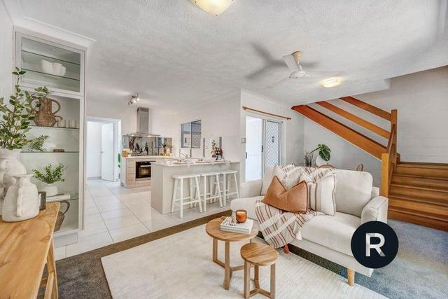 2/20 Carr Street, QLD 4812