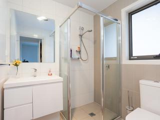 Bathroom (2017-08-21)