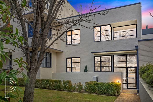 3/3 Burke Crescent, ACT 2603