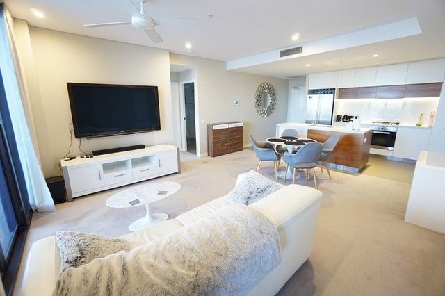 04/37D Harbour Rd, QLD 4007