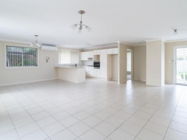 2/20 Clift Street, NSW 2320