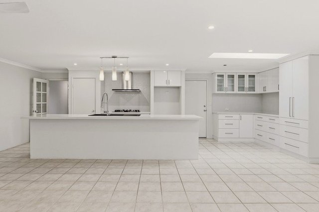 34 Grove St, WA 6169