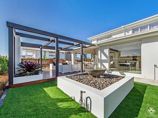 34 Spinnaker Boulevard, QLD 4020