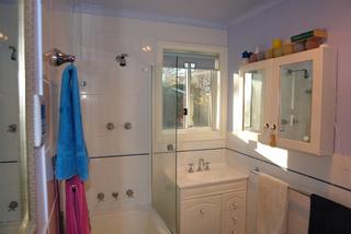 Bathroom (2013-08-01)