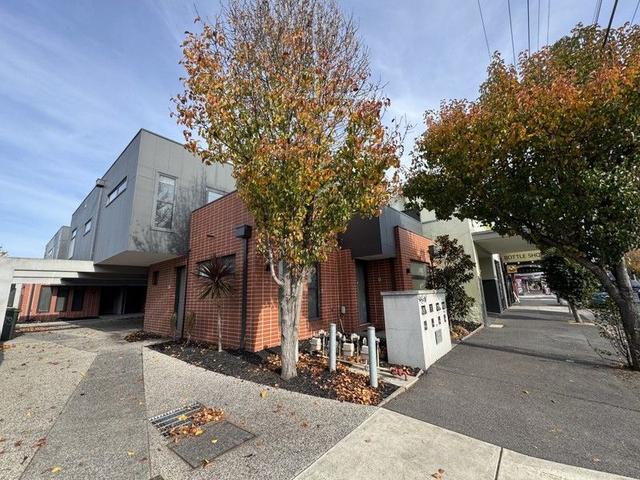 2/85 Gaffney Street, VIC 3058