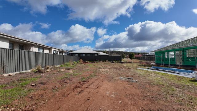27 Hardiman Way, NSW 2680