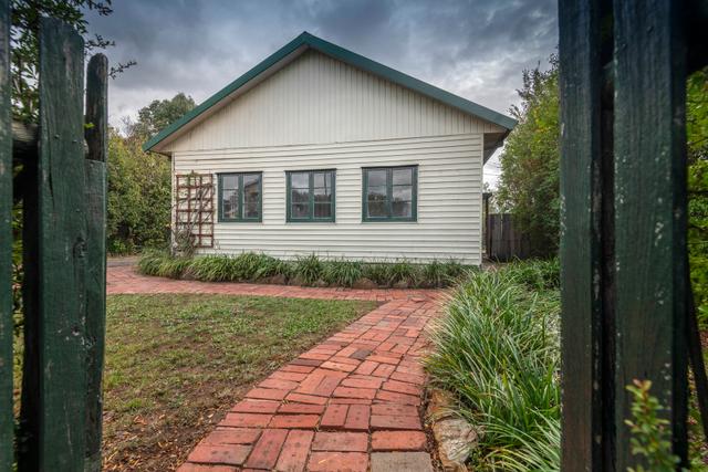 12 Euroka Street, ACT 2604