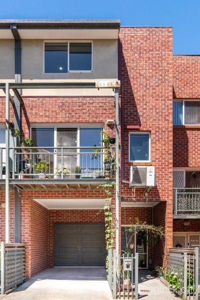 2 Rafa Court, VIC 3032