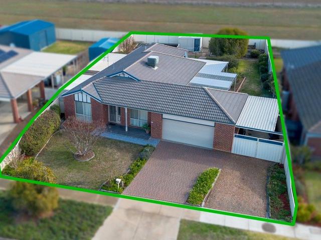 34 Pell Crescent, VIC 3629