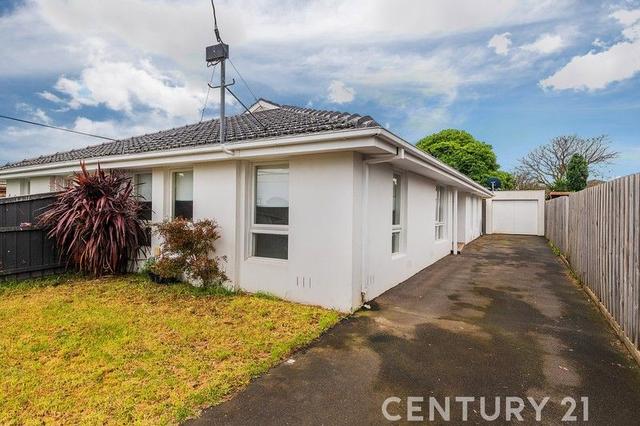 2/9 Third Avenue, VIC 3175