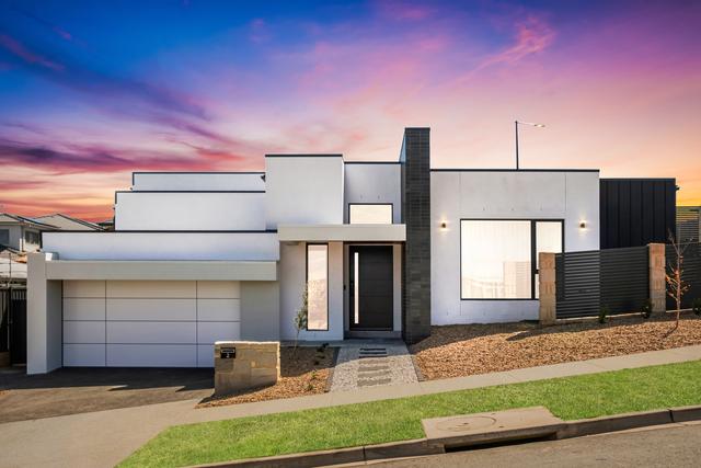 2 Arkwookerum Street, ACT 2611