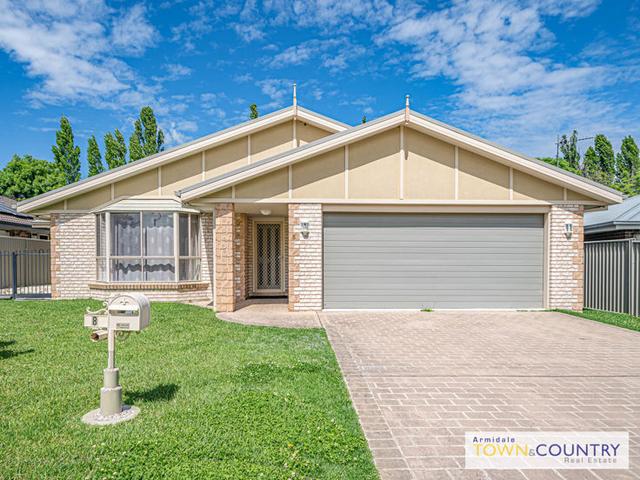 8 Rusden Court, NSW 2350