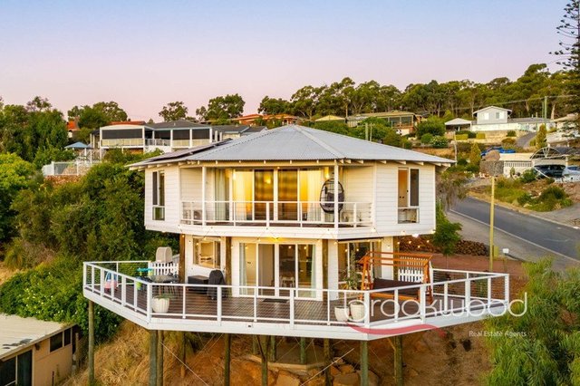 1 Pimelia Court, WA 6056