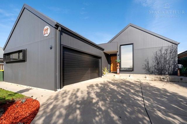17 Park Place, NSW 2650