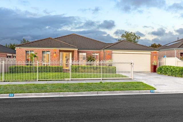 30 Canadian Crescent, VIC 3350