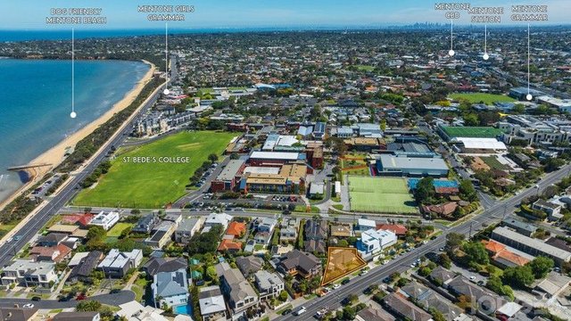 19 Warrigal Road, VIC 3194