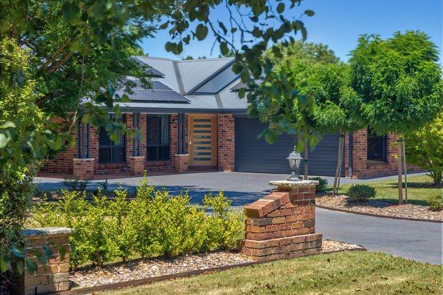 11 Victor Crescent, NSW 2577