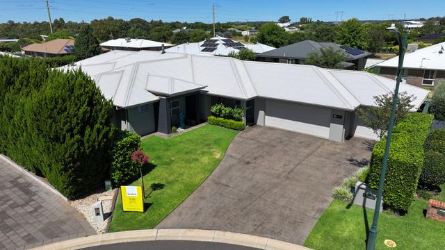 10 Artesian Court, NSW 2830