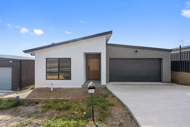 11 Abelia Avenue, NSW 2620