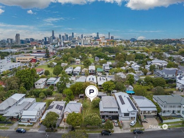 18 Walker Street, QLD 4030