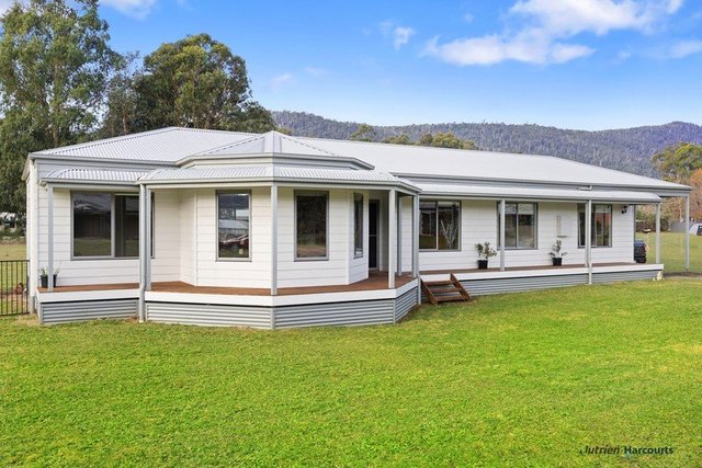 4 Waters Place, VIC 3711