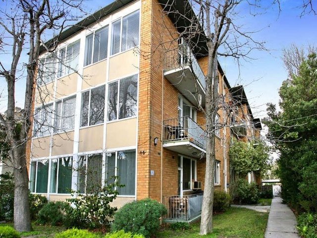 2/15 Beach Avenue, VIC 3184